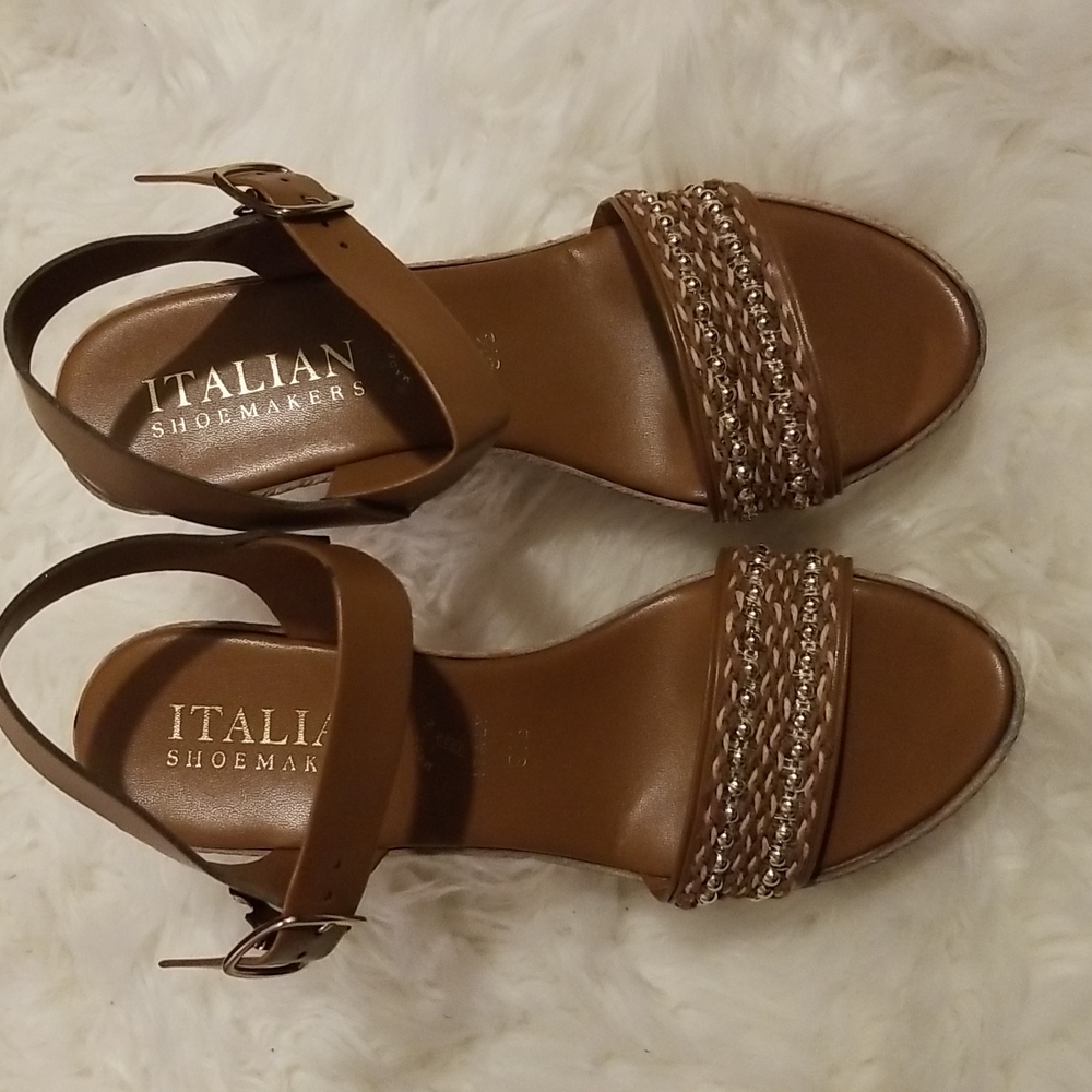 Brown Leather wedges with gold hardware made by Italian Shoemakers Size 9.5.